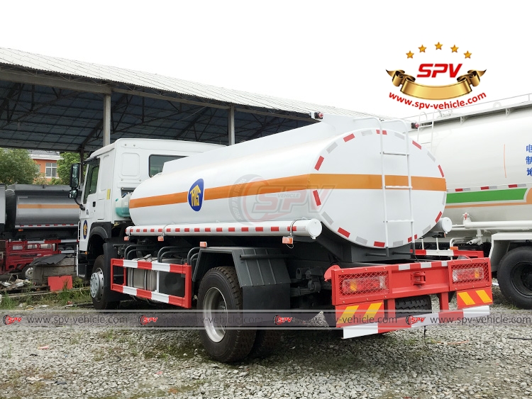 8,000 Litres Petroleum Bowser Sinotruk - LB 8,000 Litres Petroleum Bowser Sinotruk - LB